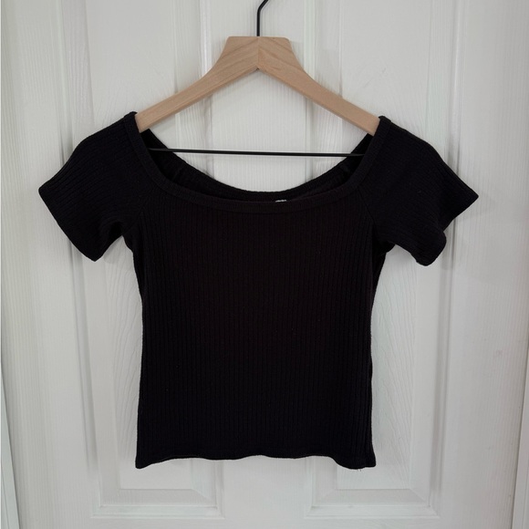 Abercrombie & Fitch Black off the shoulder Ribbed Crop Top - Picture 1 of 5